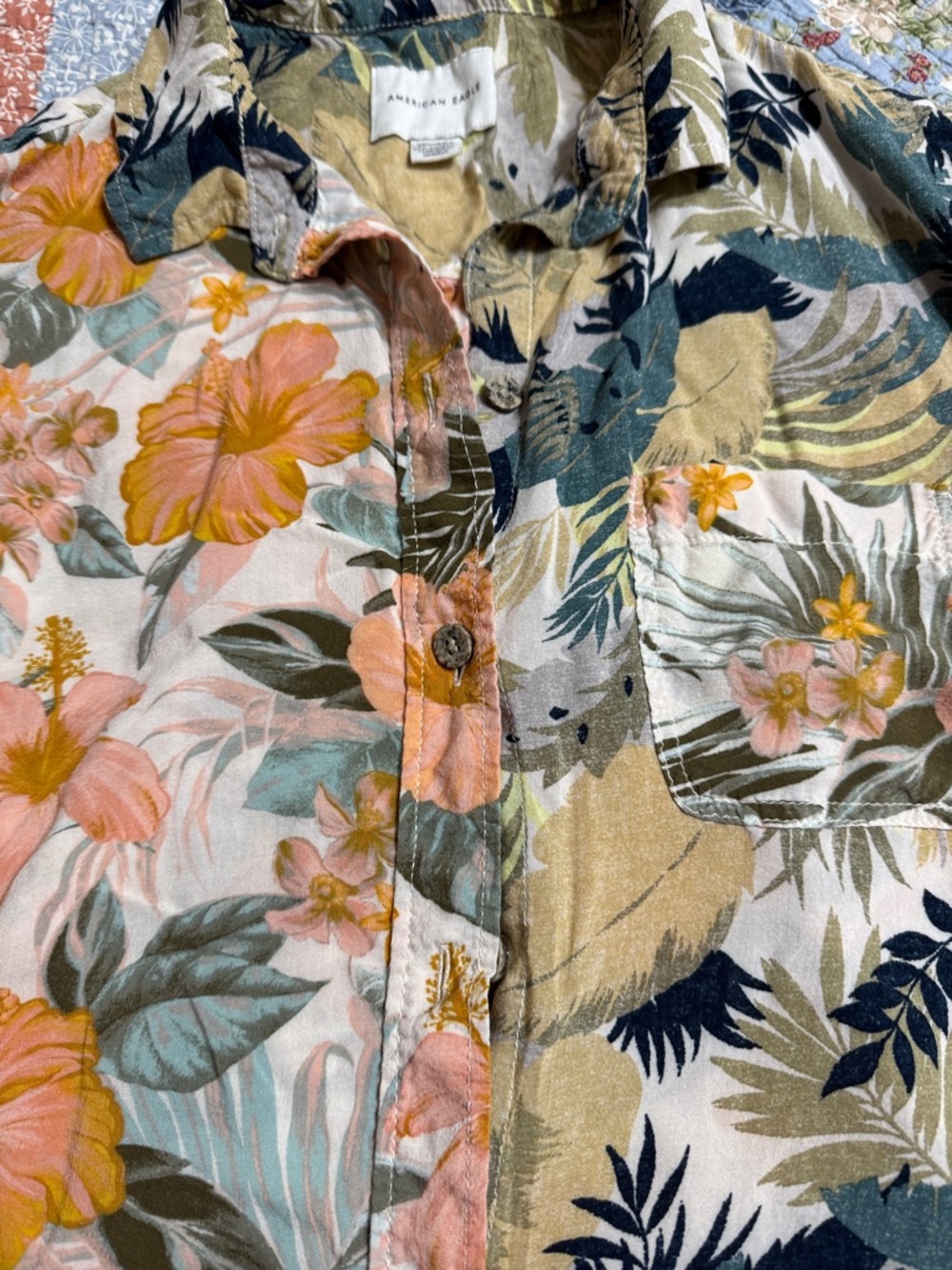 American Eagle Floral Button-Up in Beige, Navy & Teal - Picture 3 of 5